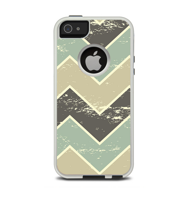 The Vintage Tan & Green Scratch Tall Chevron Apple iPhone 5-5s Otterbox Commuter Case Skin Set