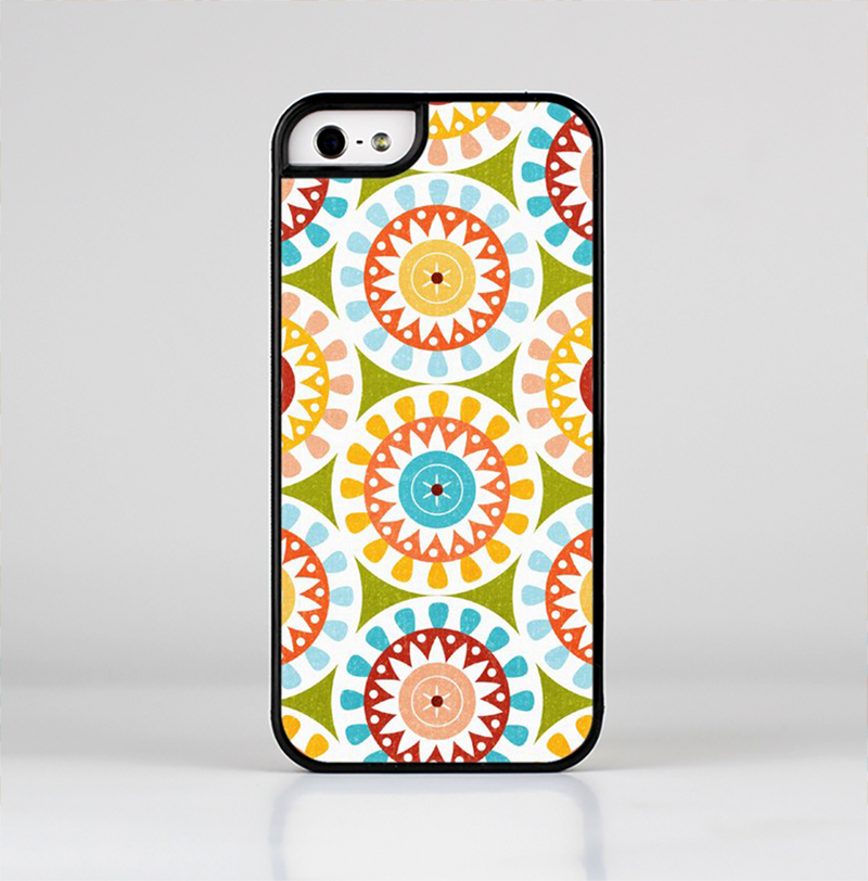 The Vintage Vector Color Circle Pattern Skin-Sert Case for the Apple iPhone 5/5s