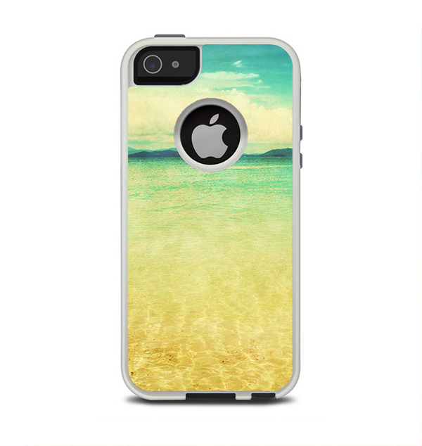 The Vintage Vibrant Beach Scene Apple iPhone 5-5s Otterbox Commuter Case Skin Set