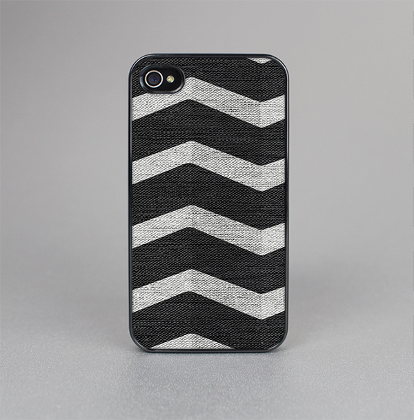 The Wide Black and Light Gray Chevron Pattern V3 Skin-Sert for the Apple iPhone 4-4s Skin-Sert Case