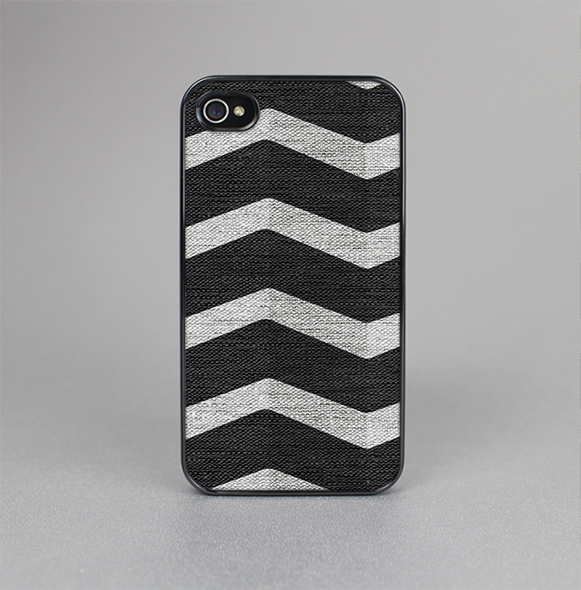 The Wide Black and Light Gray Chevron Pattern V3 Skin-Sert for the Apple iPhone 4-4s Skin-Sert Case