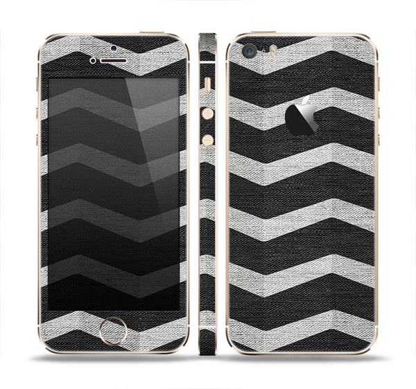 The Wide Black and Light Gray Chevron Pattern V3 Skin Set for the Apple iPhone 5s