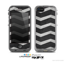 The Wide Black and Light Gray Chevron Pattern V3 Skin for the Apple iPhone 5c LifeProof Case
