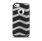 The Wide Black and Light Gray Chevron Pattern V3 Skin for the iPhone 5c OtterBox Commuter Case