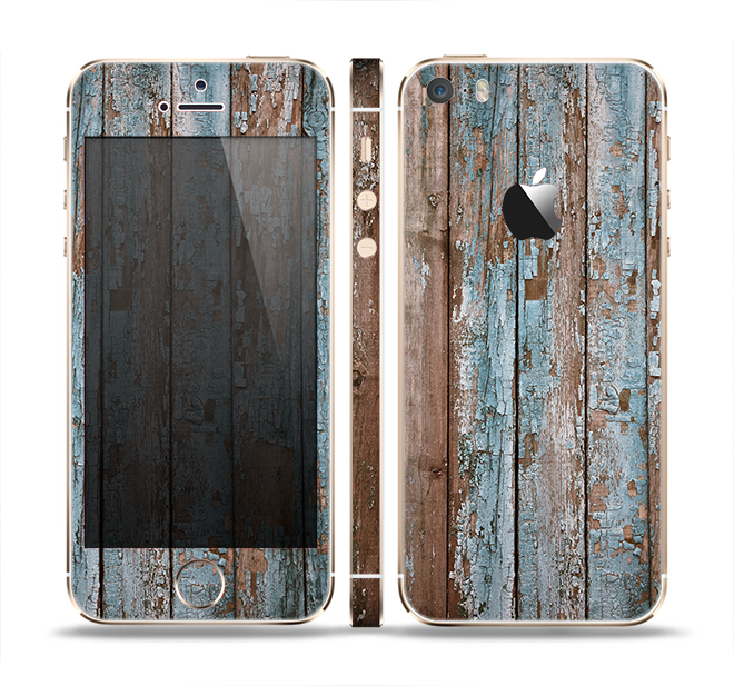 The Wood Planks with Peeled Blue Paint Skin Set for the Apple iPhone 5s