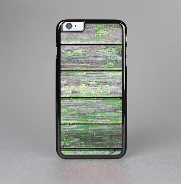 The Wooden Planks with Chipped Green Paint Skin-Sert Case for the Apple iPhone 6 Plus