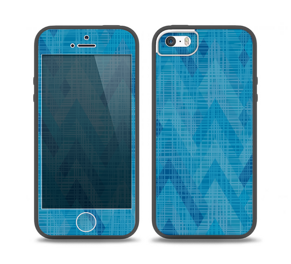 The Woven Blue Sharp Chevron Pattern V3 Skin Set for the iPhone 5-5s Skech Glow Case