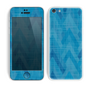 The Woven Blue Sharp Chevron Pattern V3 Skin for the Apple iPhone 5c