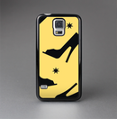 The Yellow & Black High-Heel Pattern V12 Skin-Sert Case for the Samsung Galaxy S5