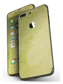 Transparent_Fog_over_Lime_Snowflake_Pattern_-_iPhone_7_Plus_-_FullBody_4PC_v4.jpg