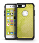 Transparent Fog over Lime Snowflake Pattern - iPhone 7 or 7 Plus Commuter Case Skin Kit