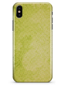 Transparent Fog over Lime Snowflake Pattern - iPhone X Clipit Case