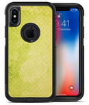 Transparent Fog over Lime Snowflake Pattern - iPhone X OtterBox Case & Skin Kits