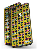 Tropical_Twist_Sunglasses_v3_-_iPhone_7_Plus_-_FullBody_4PC_v4.jpg