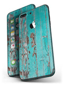 Turquoise_Chipped_Paint_on_Wood_-_iPhone_7_Plus_-_FullBody_4PC_v4.jpg
