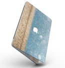 Unfocused_Radient_Beach_Scene_-_13_MacBook_Pro_-_V2.jpg