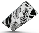 Vector_Black_and_White_Feathers_-_iPhone_7_Plus_-_FullBody_4PC_v5.jpg