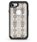 Vertical_Neutral_Royal_Pattern_iPhone7_Defender_V1.jpg