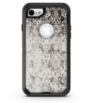 Verticle_Black_and_White_Damask_Pattern_iPhone7_Defender_V1.jpg