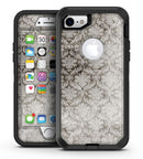 Vintage_Black_adn_White_Damask_Pattern_iPhone7_Defender_V2.jpg