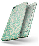Vintage Green and Yellow Oval Pattern - Skin-kit for the iPhone 8 or 8 Plus
