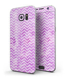 White_Chevron_Over_Purple_Grunge_Surface_-_Galaxy_S7_Edge_-_V3.jpg?