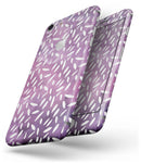 White Flower Pedals Over Purple Grunge Surface - Skin-kit for the iPhone 8 or 8 Plus