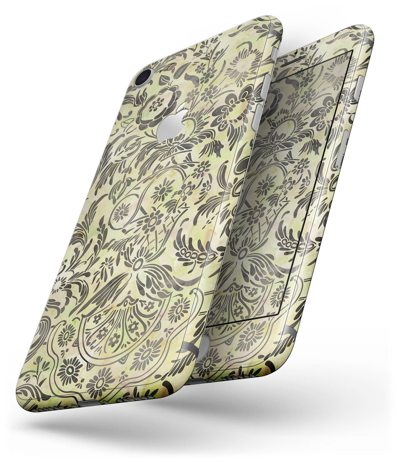 Woodland Green Damask Watercolor Pattern - Skin-kit for the iPhone 8 or 8 Plus