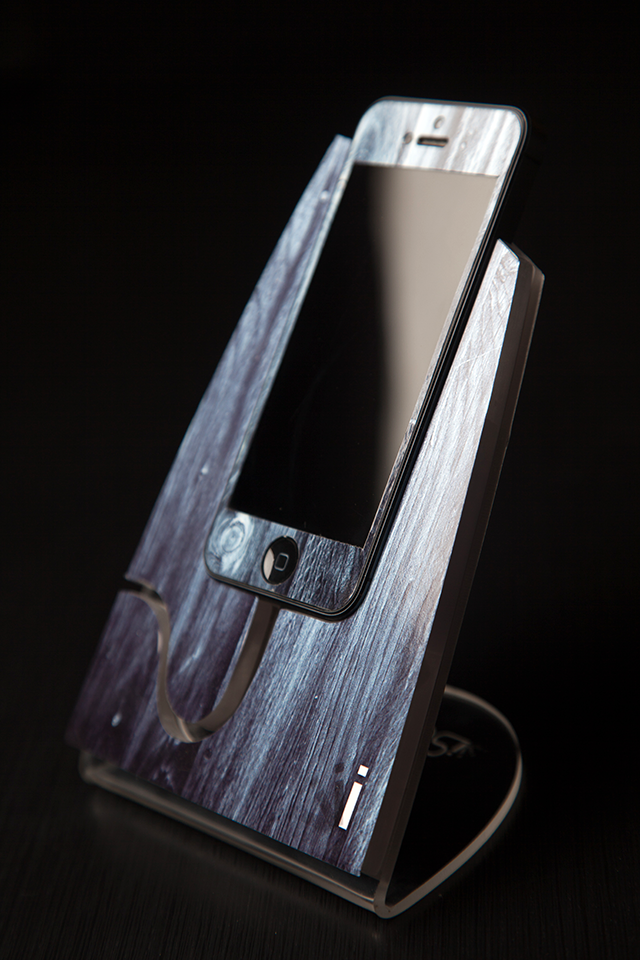 Blue Washed Wood iStand for the iPhone 4/4s or 5